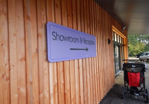 Delichon Acrylic (1)