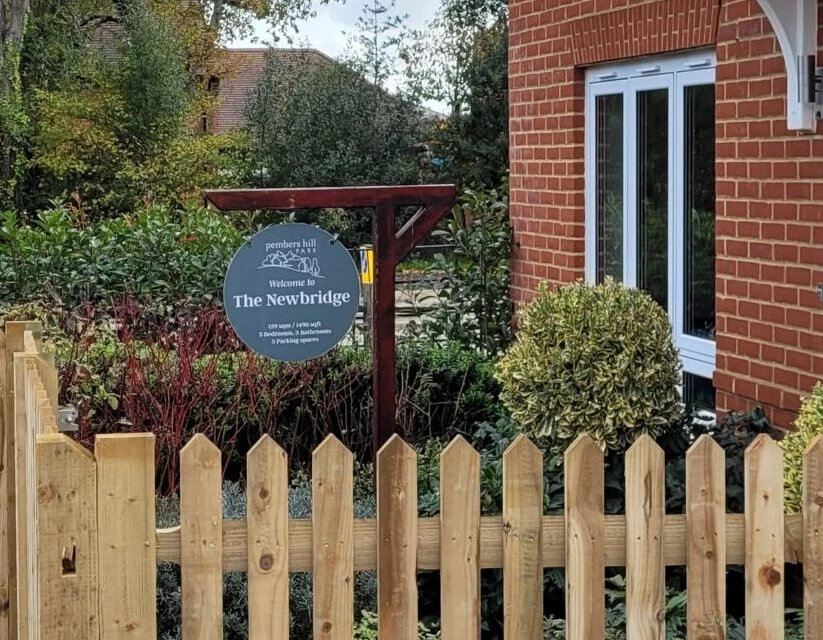 DS show home gallows style