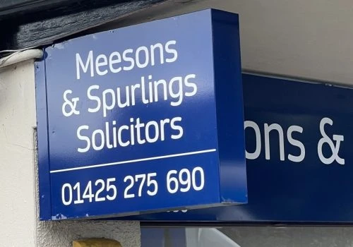 Projecting signage, hanging signage, graphic design bespoke signage, bespoke design, advertising, road side signage