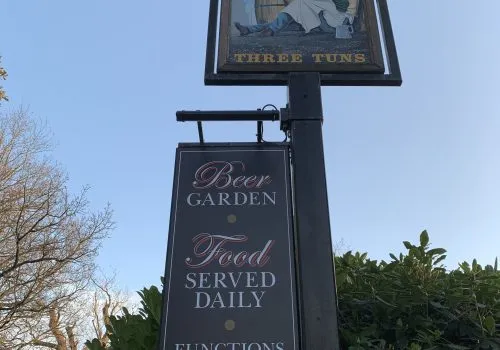 Projecting signage, hanging signage, graphic design bespoke signage, bespoke design, advertising, road side signage